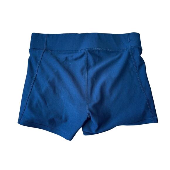 Under Armour shorts size medium,  Black & stretchy - Picture 3 of 6